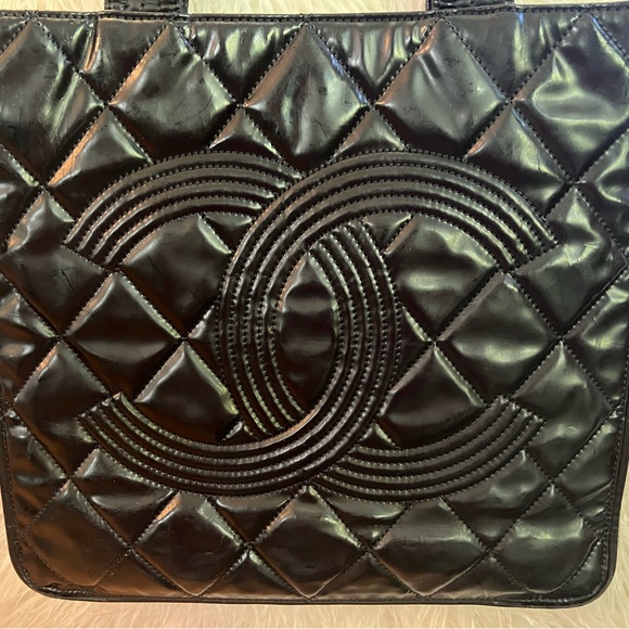 Chanel Black Patent Leather Expandable Tote - Picture 2 of 16